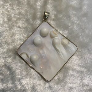 🍀VTG Large Blister White and Silver Pendant